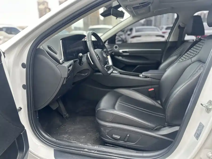900x675_0_q87_c42_autohomecar__ChtpWGqw0ZiAVeiWAASMKLfeU-Y143.jpg.webp