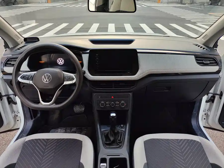 900x675_0_q87_c42_autohomecar__ChxpVWrOAnuAApYIAAnOeKIamU0527.jpg.webp
