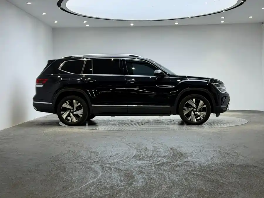 900x675_0_q87_c42_autohomecar__ChxpVWq6Hv2AKl-mAAHfzHFQ6eg038.jpg.webp