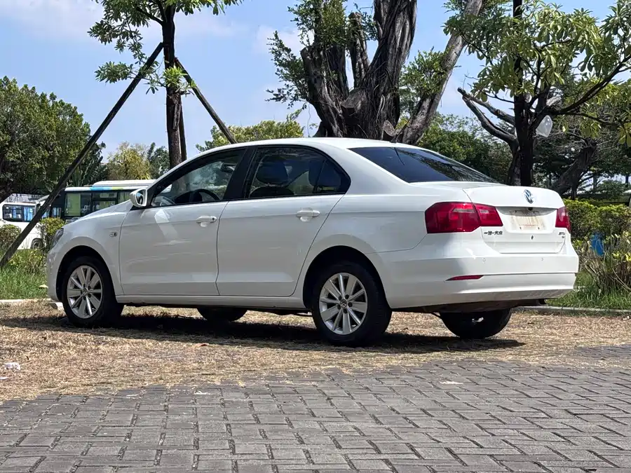 900x675_0_q87_c42_autohomecar__ChxpVWrYZ-SARISEAA1Uynfqmvw355.jpg.webp