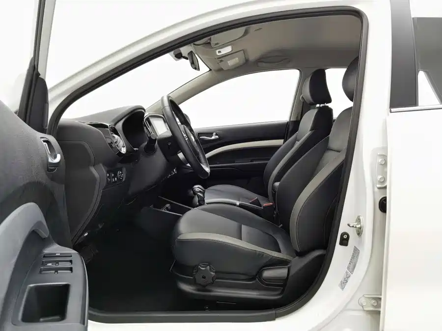 900x675_0_q87_c42_autohomecar__ChxpVWqMOquAc2s_AAF3D0O1IiE764.jpg.webp