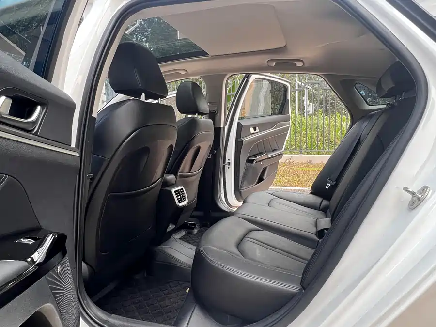 900x675_0_q87_c42_autohomecar__ChxpV2kvt96ACXKvAAiR_ylxF0k858.jpg.webp