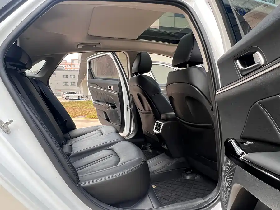 900x675_0_q87_c42_autohomecar__ChxpWGkvt92AebumAAhvieDOKMU040.jpg.webp