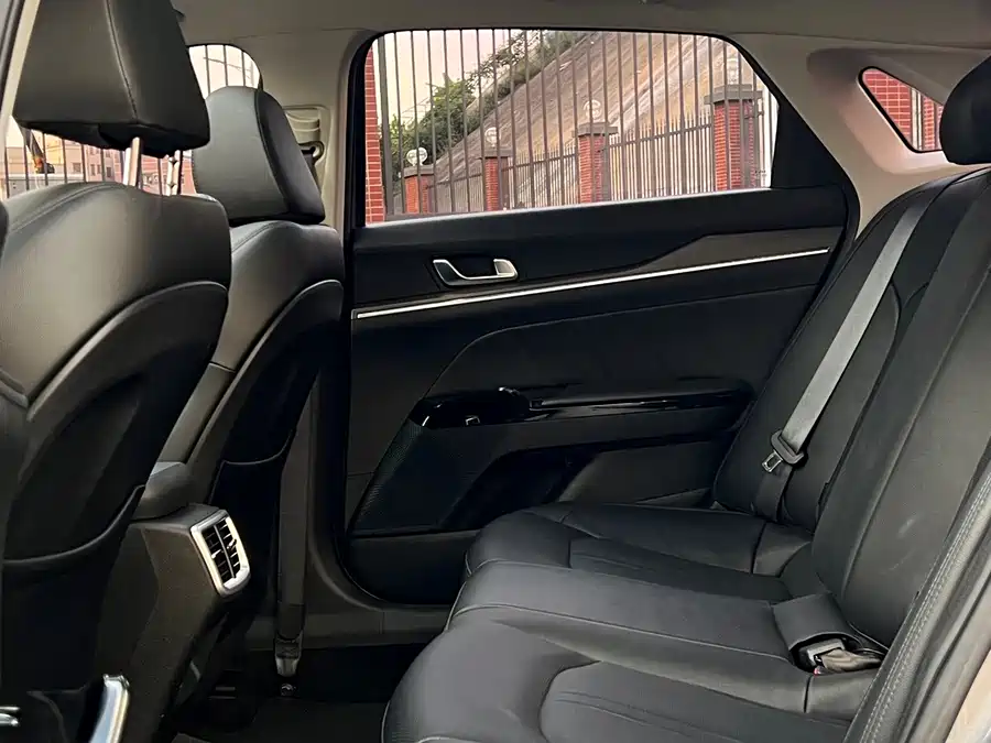 900x675_0_q87_c42_autohomecar__ChtpWGq3kt2Acaz2AAjoNn7UvRA756.jpg.webp