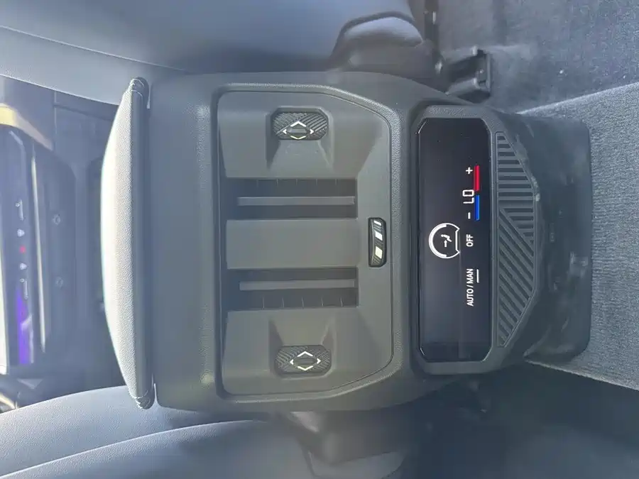 900x675_0_q87_c42_autohomecar__ChxpVWqeKz-AHn7wAAFtC9qkWbA553.jpg.webp