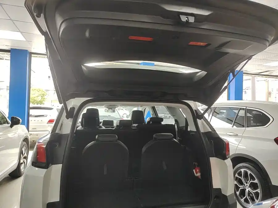 900x675_0_q87_c42_autohomecar__ChxpWGpi1bWAKAnSAAHHZIiYSx8892.jpg.webp