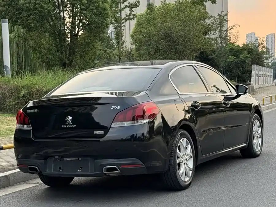 900x675_0_q87_c42_autohomecar__ChxpVmnoVwOAXtNzAAetCrjsPxk489.jpg.webp