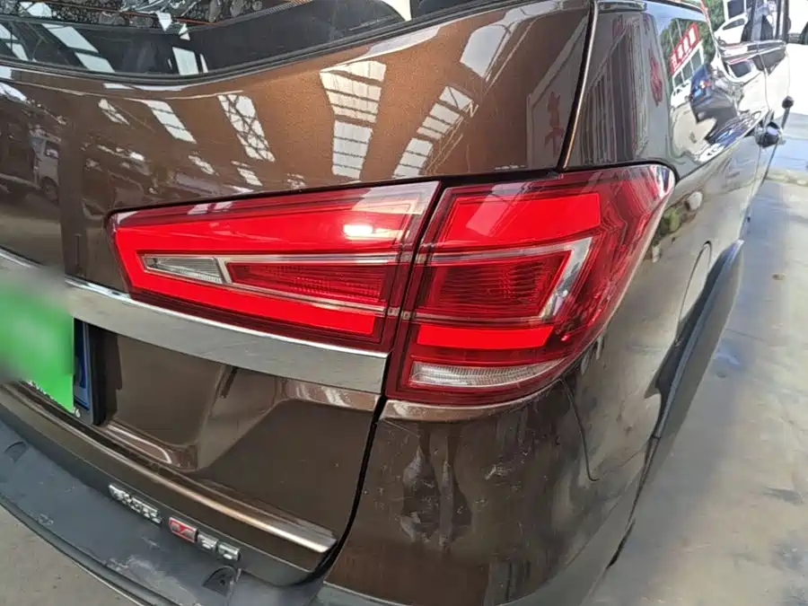 900x675_0_q87_c42_autohomecar__ChxpWGqCaCSAPA-kAAIhEMf7w5w052.jpg.webp
