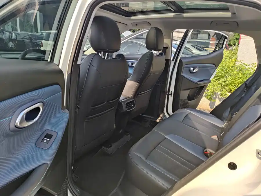 900x675_0_q87_c42_autohomecar__ChxpVmqeeJGAITmMAAkM5t8lksE514.jpg.webp