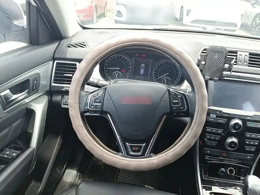 900x675_0_q87_c42_autohomecar__ChxpWGpLLoeAP6J5AAIloAn4A-M943.jpg.webp