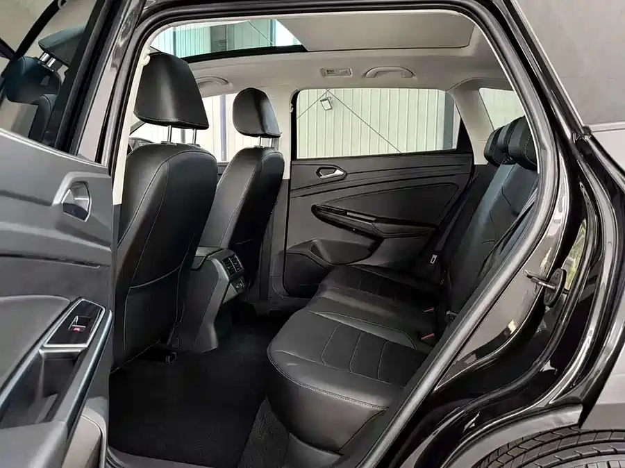 900x675_0_q87_c42_autohomecar__ChtpWGphjxuAQbaKAAIiz13xj4w917.jpg.webp