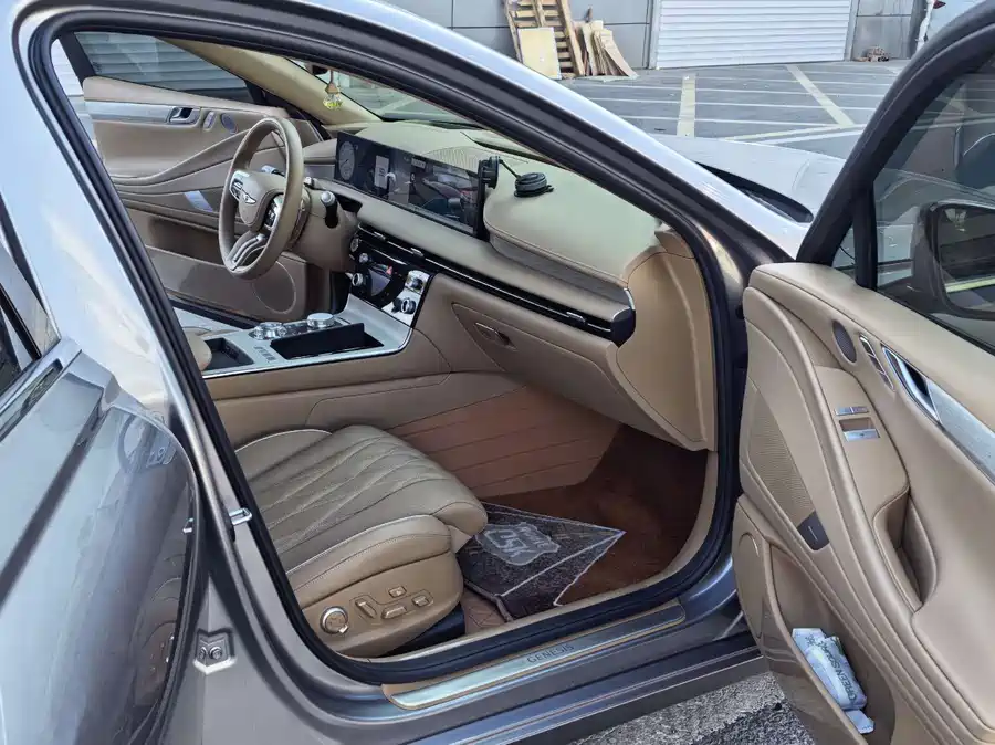 900x675_0_q87_c42_autohomecar__ChtpWGqiKkaAQozHAAuaBRPyv2o350.jpg.webp