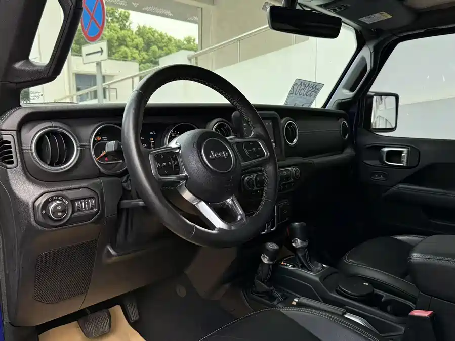 900x675_0_q87_c42_autohomecar__ChtpWGqg6hKAdGTKAANU3tEhkWU657.jpg.webp