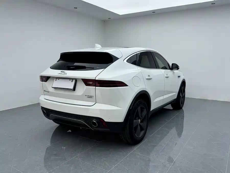 900x675_0_q87_c42_autohomecar__ChxpVmqBNQWABOiKAAOdEbtWvzo013.jpg.webp