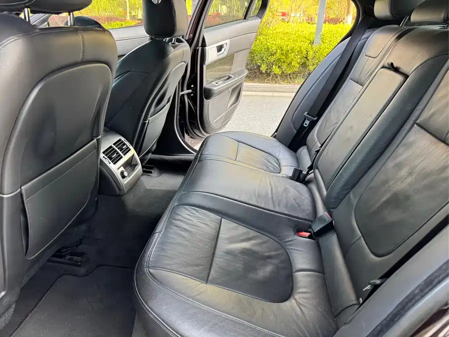 900x675_0_q87_c42_autohomecar__ChxpWGqSSg2AB-xlAApihm6dHRQ263.jpg.webp