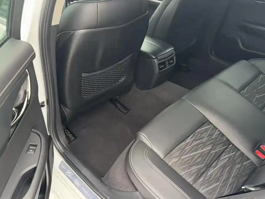 900x675_0_q87_c42_autohomecar__ChxpVmqc7EKAJCBZAAKBM5nkMG8325.jpg.webp