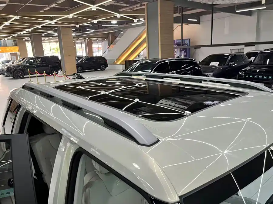 900x675_0_q87_c42_autohomecar__ChxpV2qAHLWAVYvTAAhKDxN7H7o192.jpg.webp