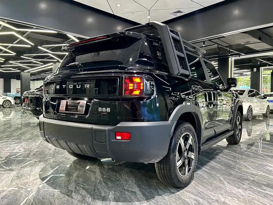 900x675_0_q87_c42_autohomecar__ChxpVWoESrqAfEYNAA2WhTgznIY396.jpg