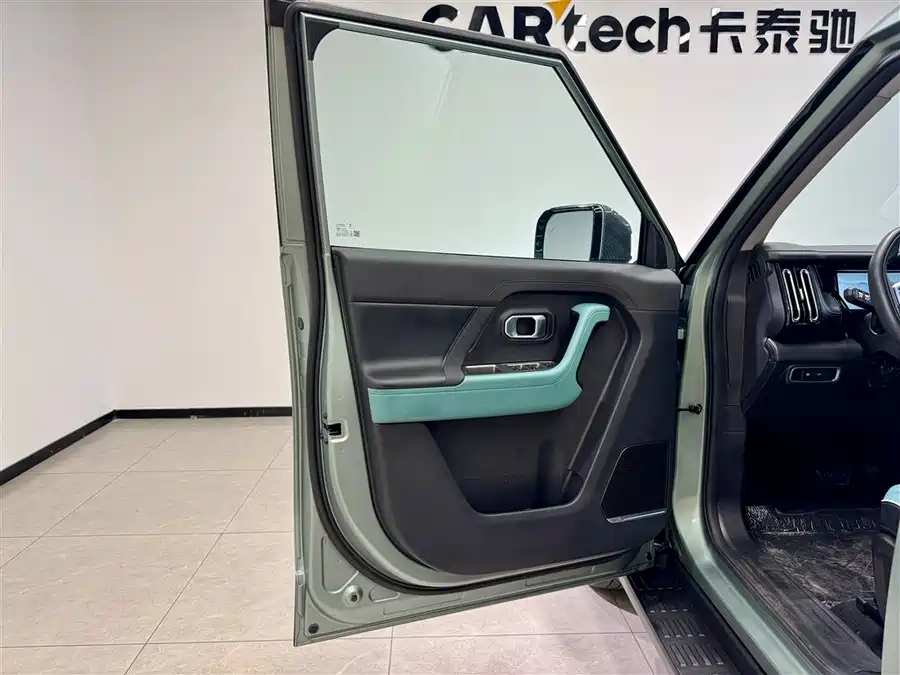 900x675_0_q87_c42_autohomecar__ChxpVmn4EBiAOhiDAAG2esc54H0126.jpg.webp