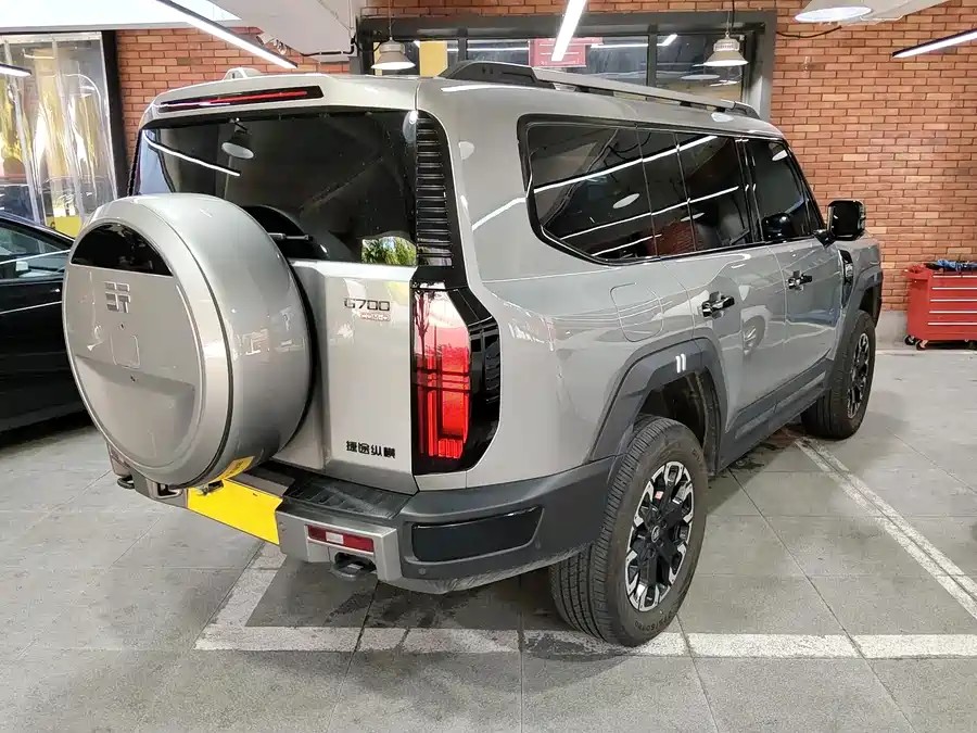 900x675_0_q87_c42_autohomecar__ChxpVmqiD-GAB1o6AAaASdxQmLc519.jpg