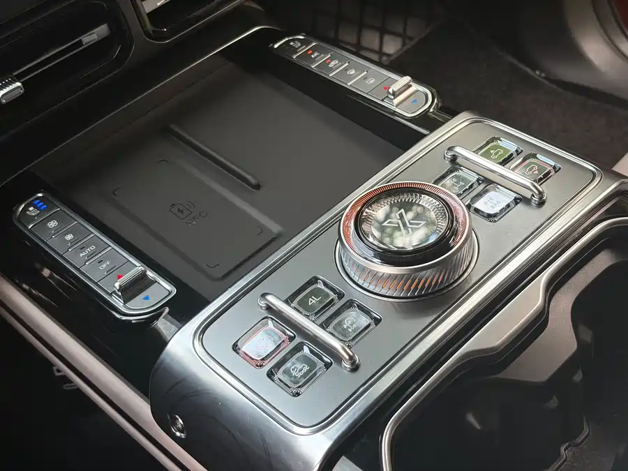 900x675_0_q87_c42_autohomecar__ChtpWGp6n4OAFtZRAAisKBj641U327.jpg(1).webp