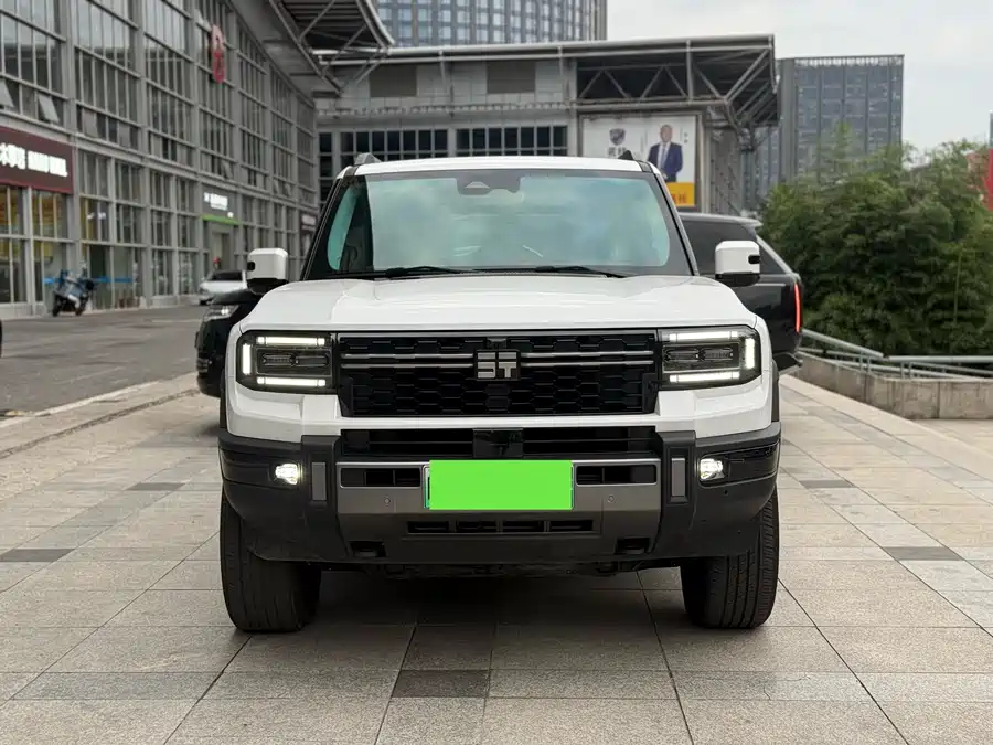 900x675_0_q87_c42_autohomecar__ChxpVmqhK3SAJDJCAAj8wI1Q4eg994.jpg.webp
