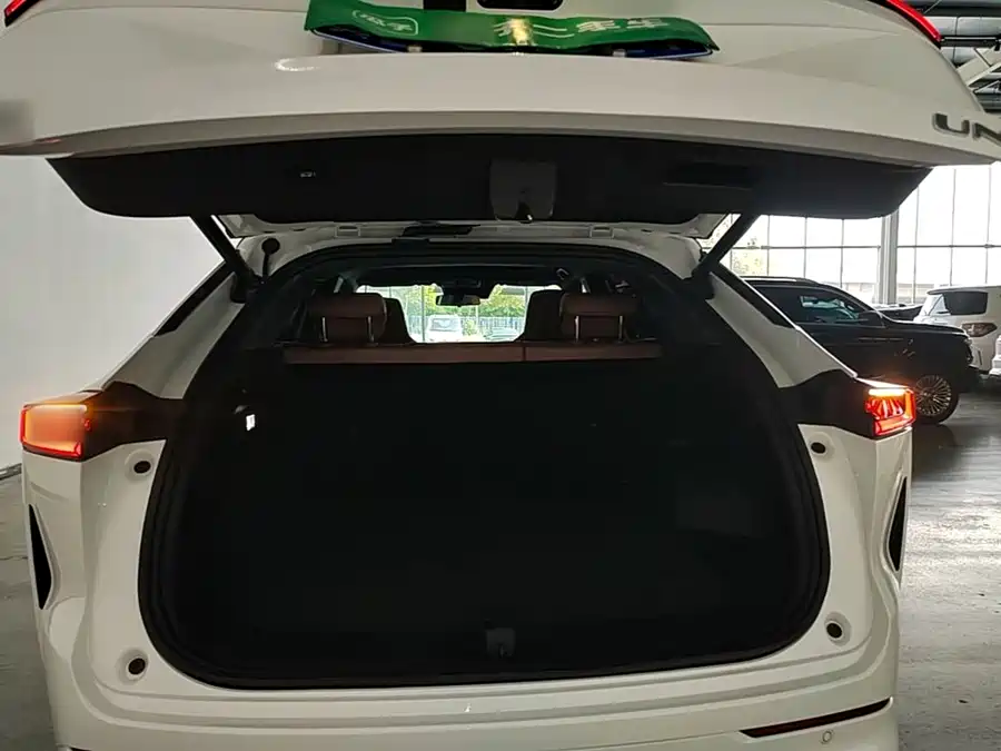 900x675_0_q87_c42_autohomecar__ChxpVWqp8q2AQiUCAAFatj0-cPw620.jpg.webp
