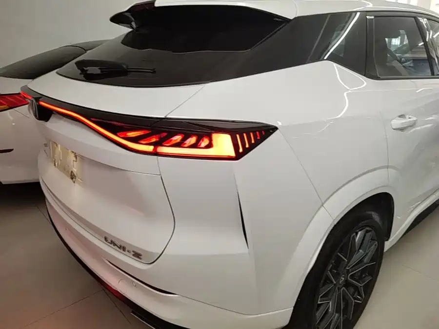 900x675_0_q87_c42_autohomecar__Chto52pxpuyAHb5rAAFMBfQb8fY977.jpg.webp
