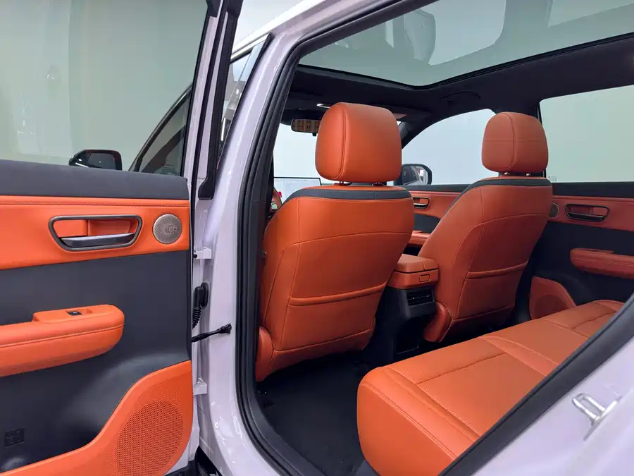 900x675_0_q87_c42_autohomecar__ChxpV2pfJC-AZ2U0AAbYub3ndow976.jpg.webp