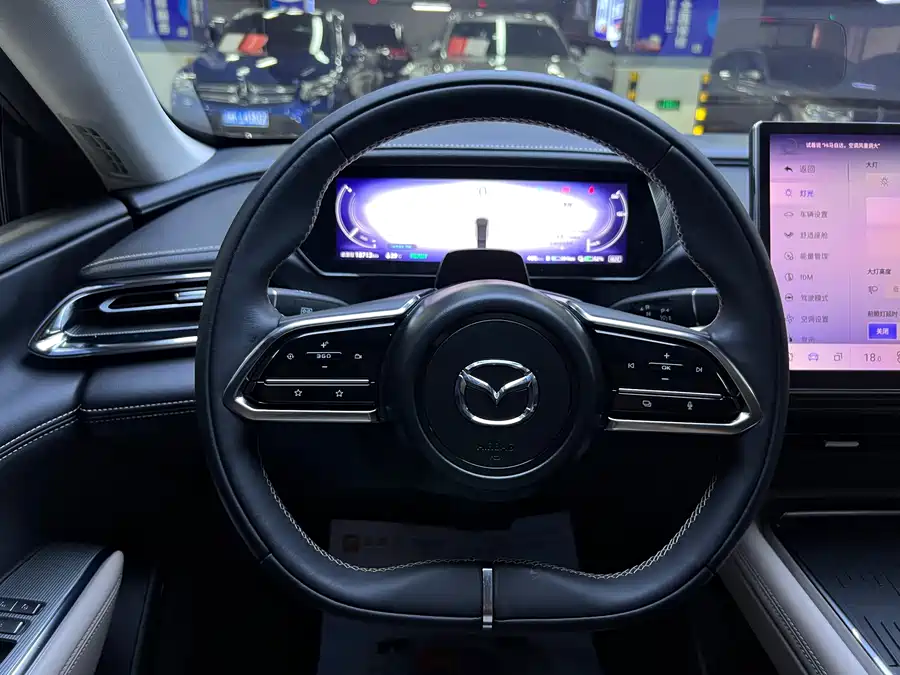 900x675_0_q87_c42_autohomecar__ChxpWGpYhhuAJg0gAAfXXpyfFEo746.jpg.webp