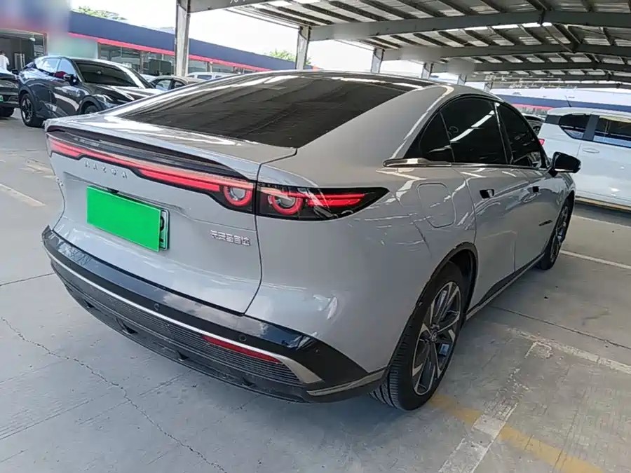 900x675_0_q87_c42_autohomecar__ChxpVmqeO9iAc9WzAAI07_J9UY8111.jpg