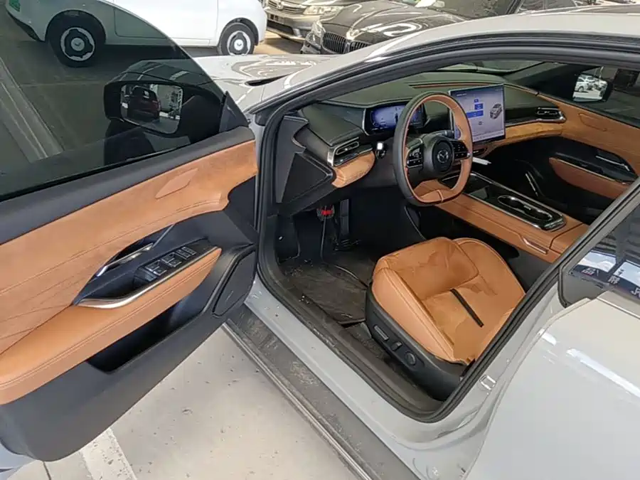 900x675_0_q87_c42_autohomecar__ChxpVmqeO9mAVtd2AAIH-usSDR4412.jpg.webp