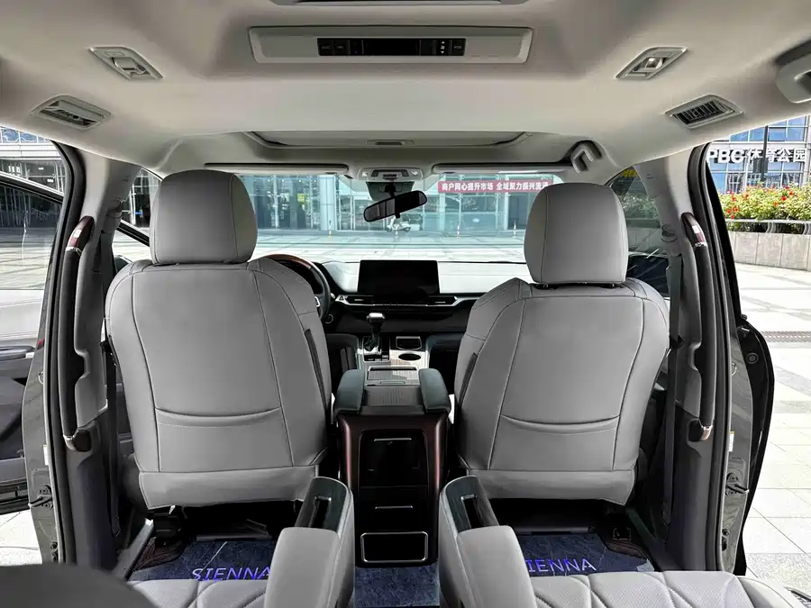 900x675_0_q87_c42_autohomecar__ChxpVWqbr0WAIVNVAAhWlNLKYuk251.jpg.webp