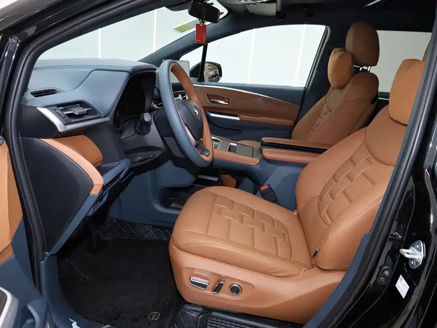 900x675_0_q87_c42_autohomecar__Chto52rB99-AFIgmAAiokdEfgRg554.jpg.webp