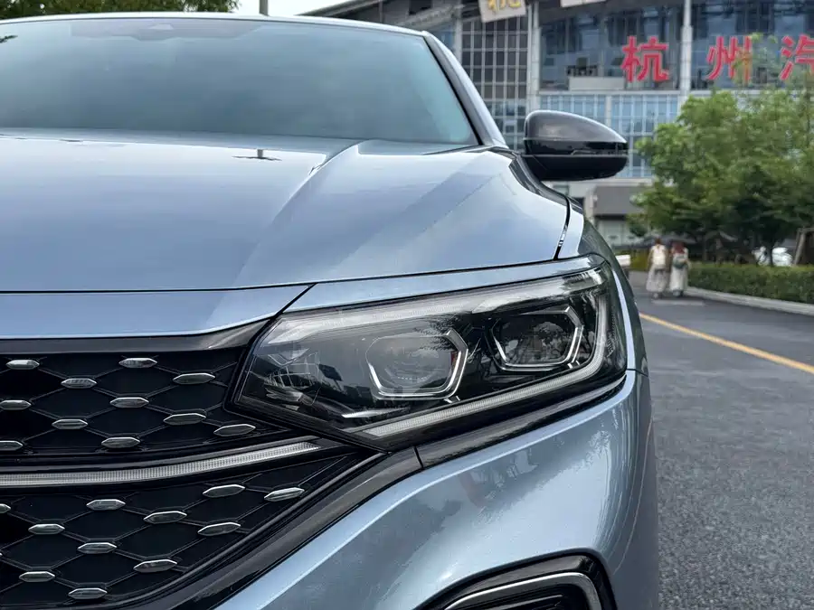 900x675_0_q87_c42_autohomecar__ChtpWGp27baAPf8IAAltcFjkRUQ796.jpg.webp