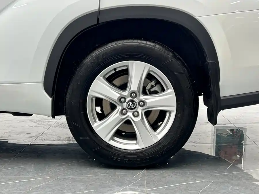 900x675_0_q87_c42_autohomecar__ChxpV2qSOEiAJ0acAAHTsE7IhYQ365.jpg.webp